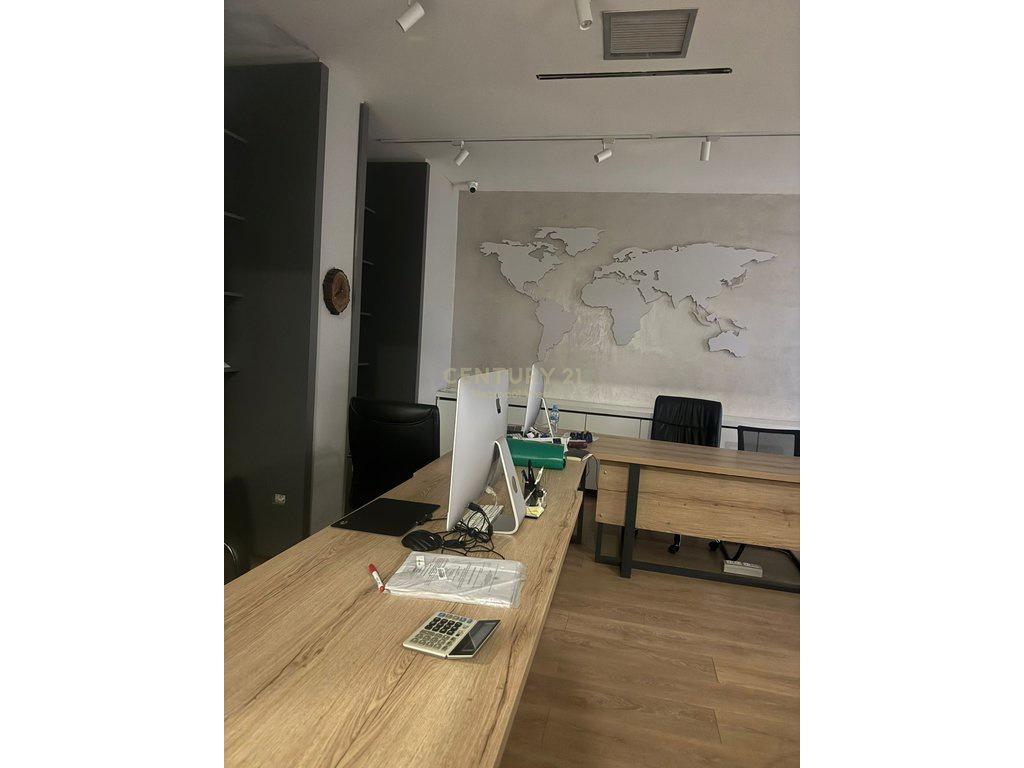 Ambiente commerciale in vendita presso Torre Drin