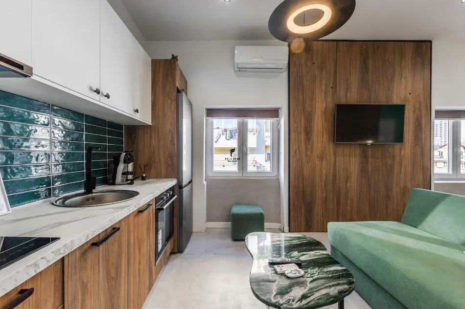 Tirane, affitto monolocale al quinto piano, 40 m², 580 € (SHALLVARET)