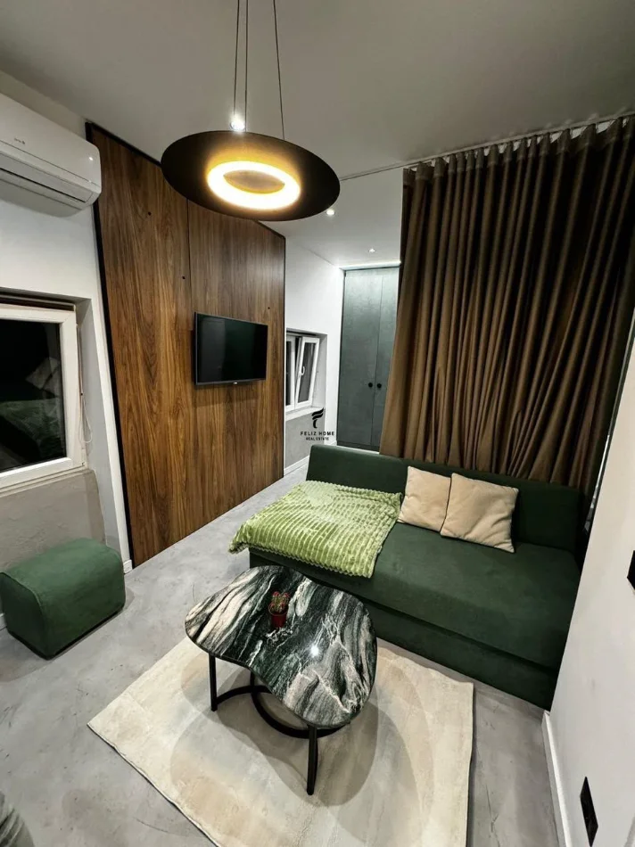 Tirane, affitto monolocale al quinto piano, 40 m², 580 € (SHALLVARET)