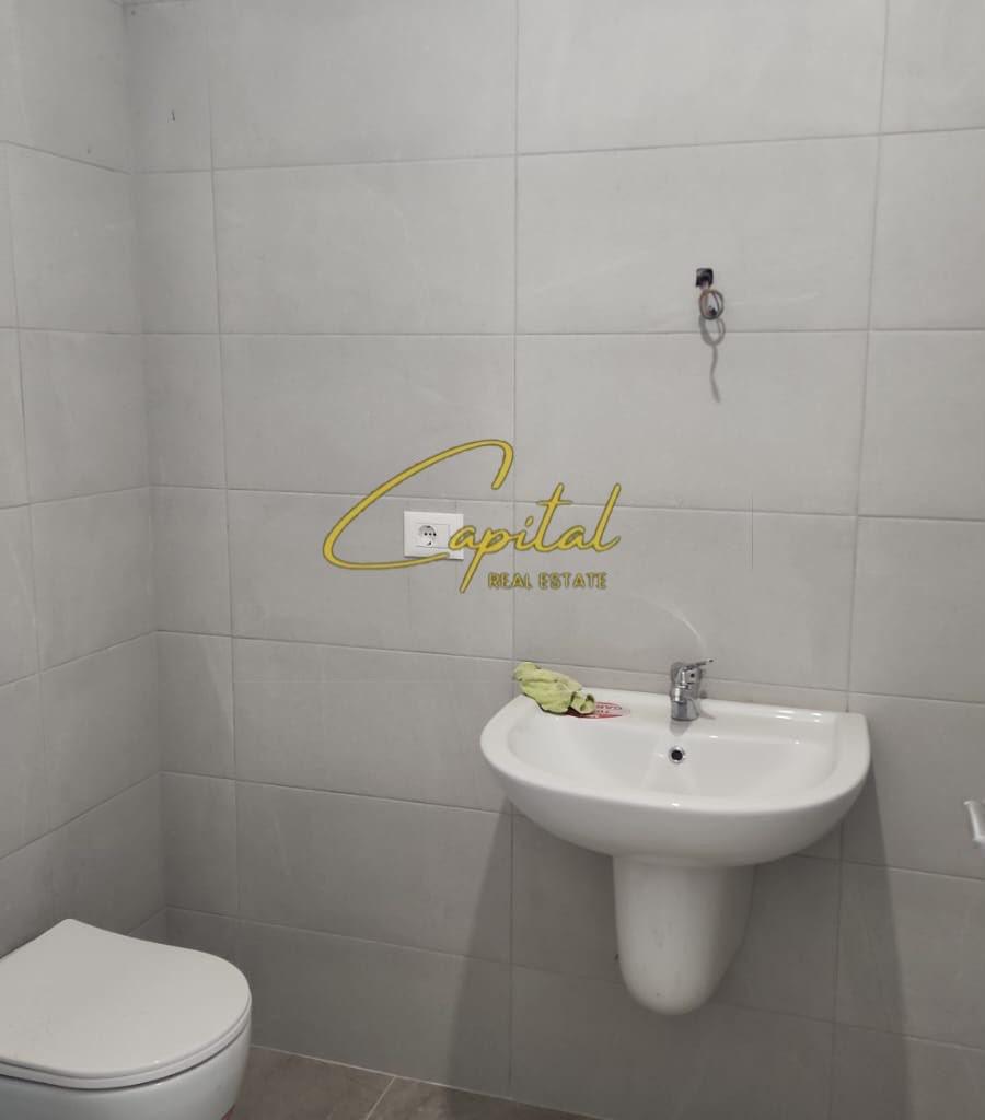 COMMERCIAL SPACE FOR RENT 97 M2 MYSLYM SHYRI 1,300 EURO