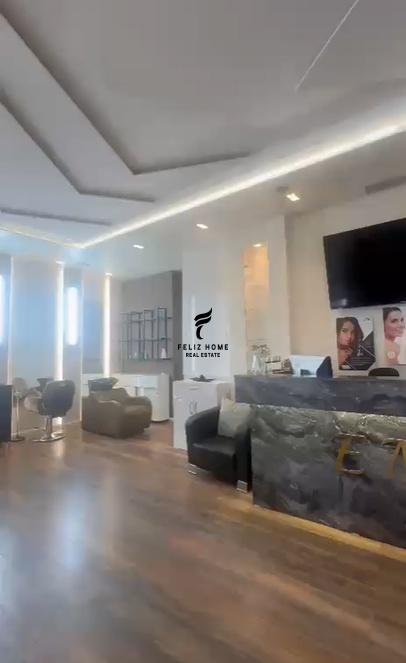 Negozio con soffitto di 140 m2 in Jordan Misja - €200.000