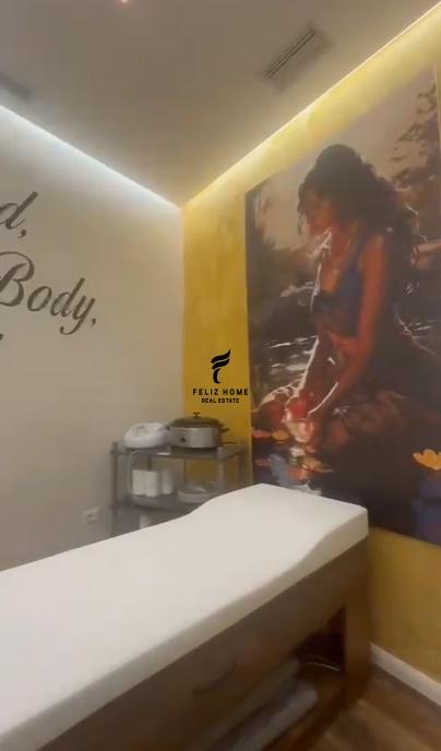 Negozio con soffitto di 140 m2 in Jordan Misja - €200.000