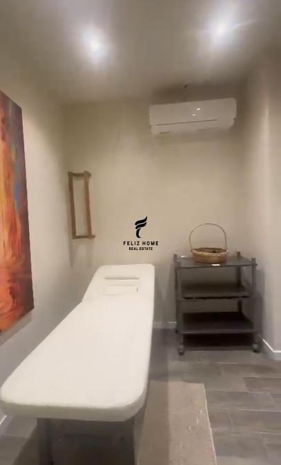 Negozio con soffitto di 140 m2 in Jordan Misja - €200.000