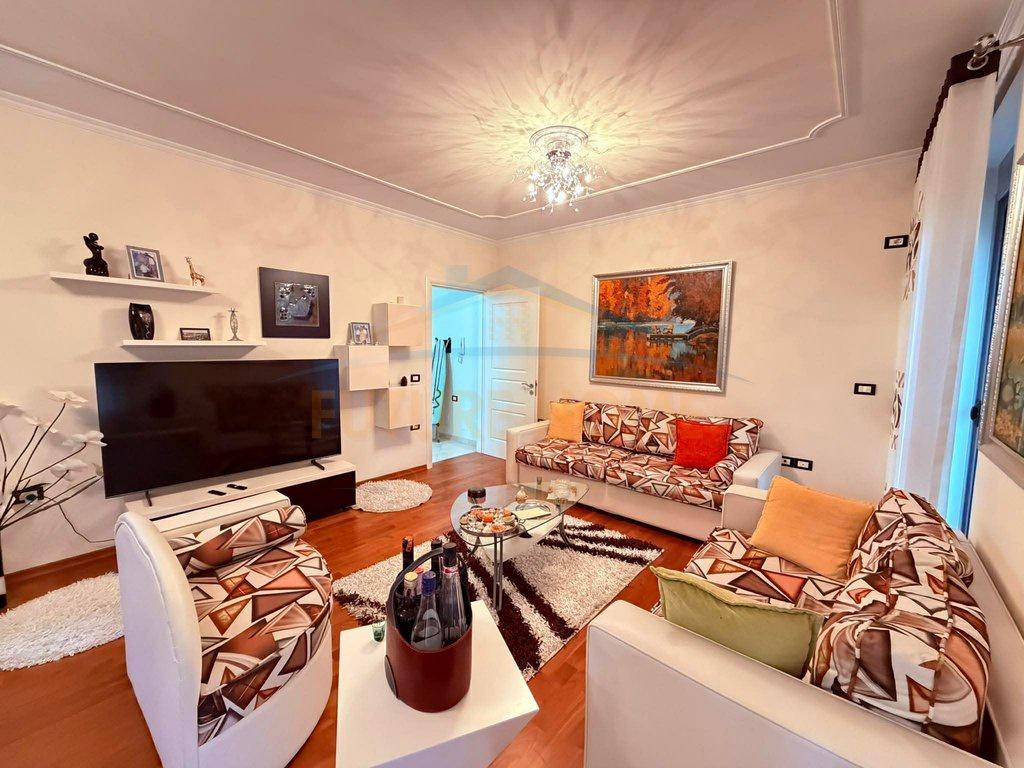 0692268458 Shitet, Duplex, Rruga Besim Alla, Misto Mame