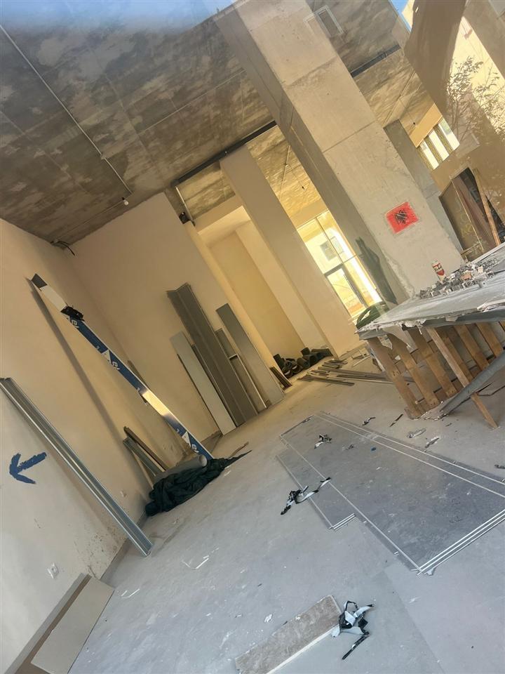 DYQAN ME QERA 200 M2 QENDER 5.500 EURO