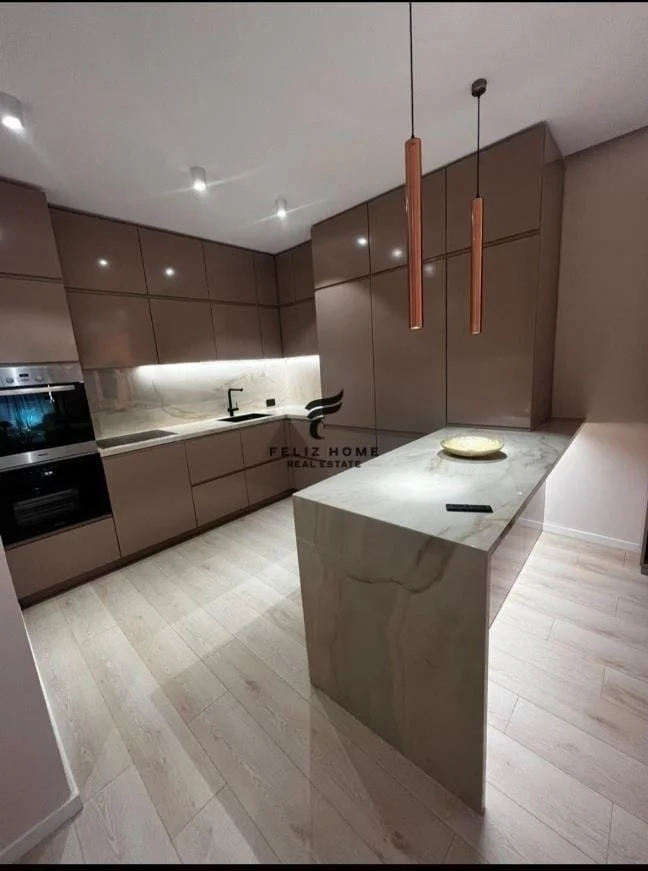 Tirane, vendesi appartamento 2+1+Balcone Piano 9, 120 m² 450.000 € (LAGO ARTIFICIALE)