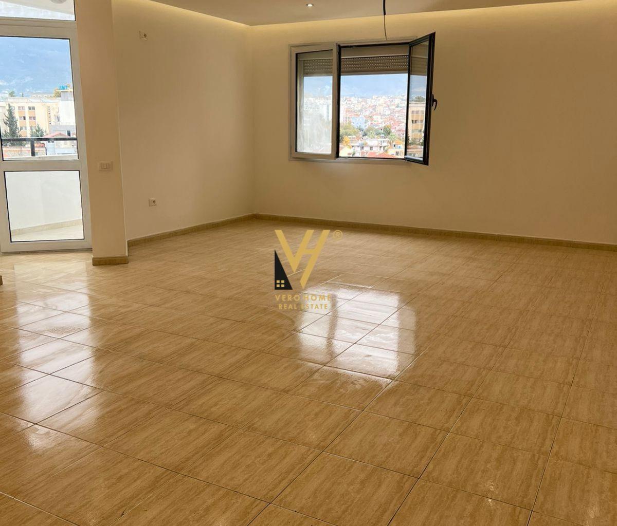 Affitto ufficio 190 m2 presso AIR ALBANIA a 2.000 euro