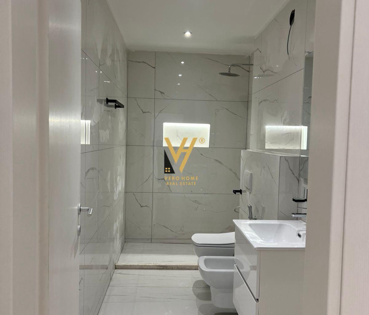 Affitto ufficio 190 m2 presso AIR ALBANIA a 2.000 euro