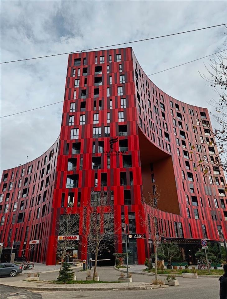 ZYRE ME QERA 95 M2 RRUGA E ELBASANIT 1300 EURO