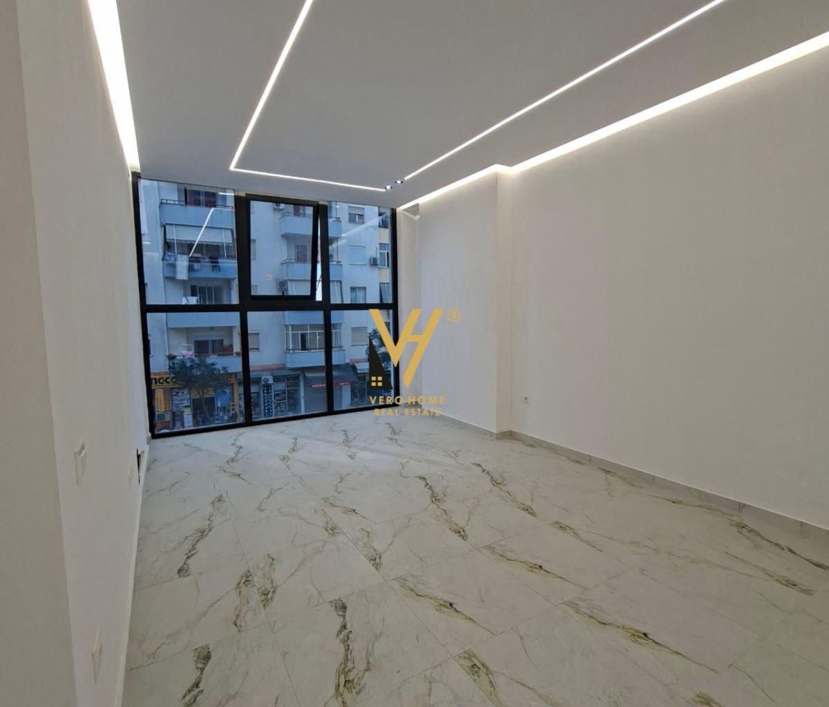 JEPET AMBIENT BIZNESI 60 M2 ME QERA TE BLV.MIGJENI 60.000 LE