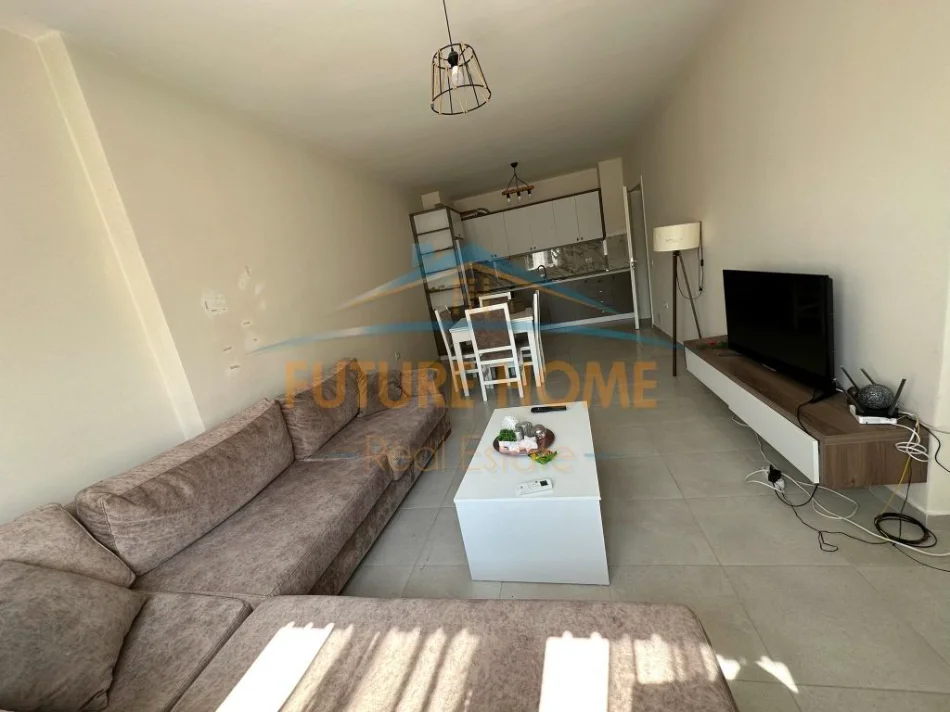 Tirane, affitto appartamento 1+1 Piano 2, 70 m² 500 € (Complesso SimaCom, Circonvallazione Re.)