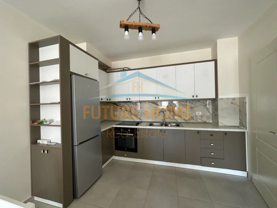 Tirane, affitto appartamento 1+1 Piano 2, 70 m² 500 € (Complesso SimaCom, Circonvallazione Re.)
