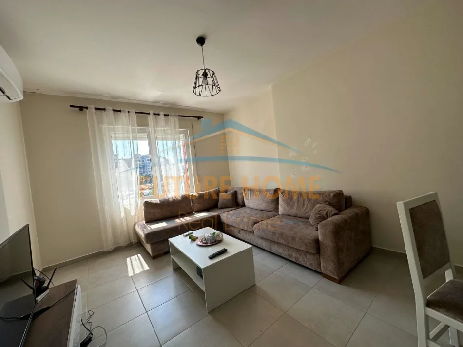 Tirane, jepet me qera apartament 1+1 Kati 2, 70 m² 500 € (Kompleksi SimaCom , Unaza e Re.)