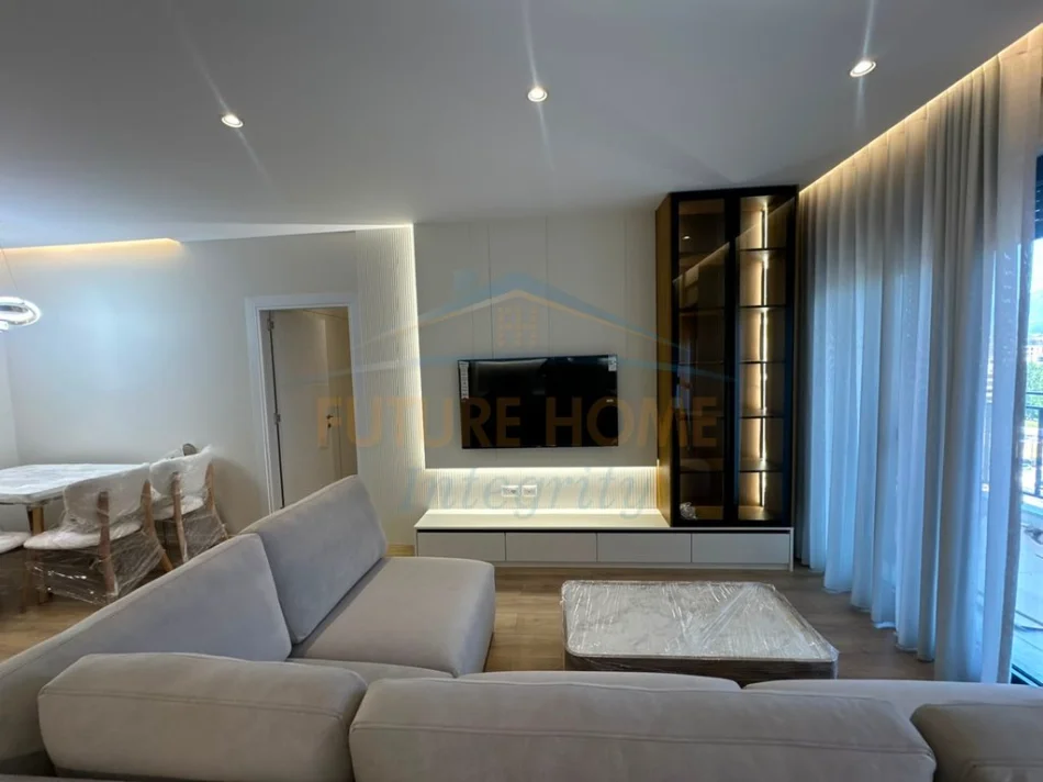 Tirane, jepet me qera apartament 2+1 Kati 7, 123 m² 858 € (Bulevardi i Ri)