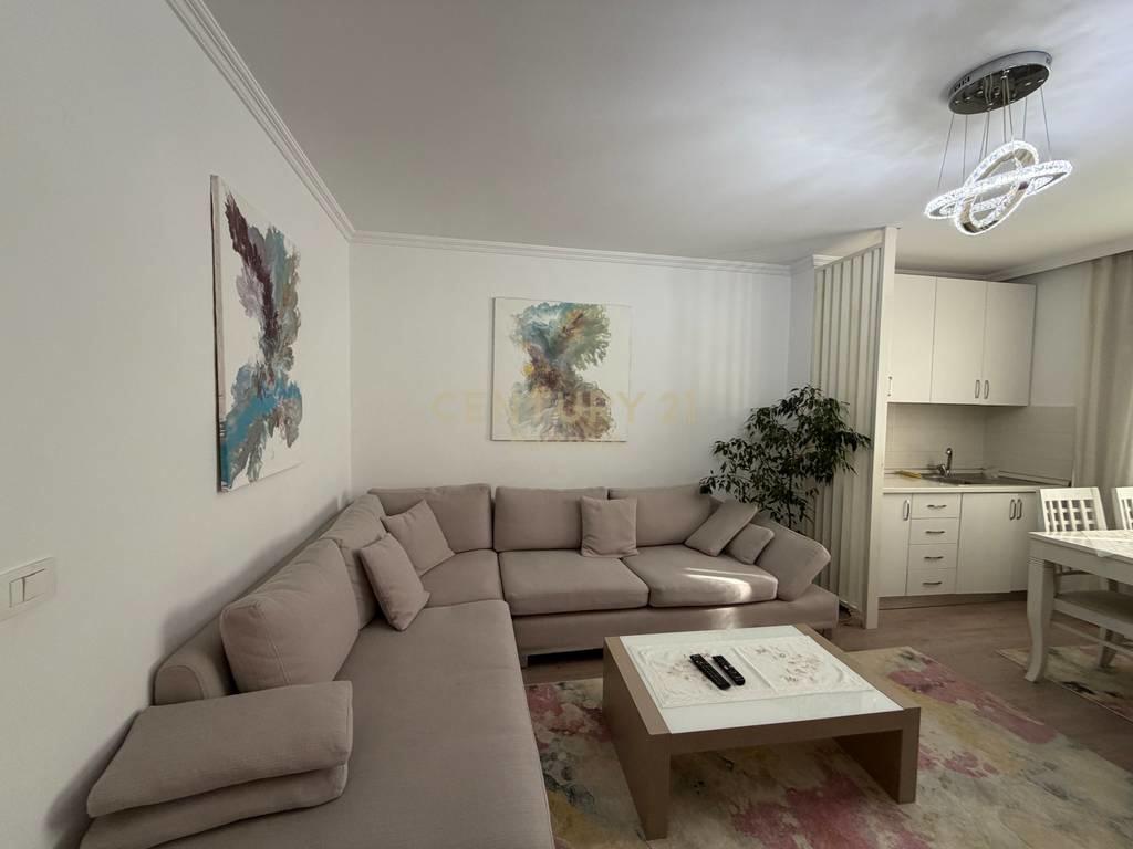 Appartamento 2+1 in vendita a Kinostudio