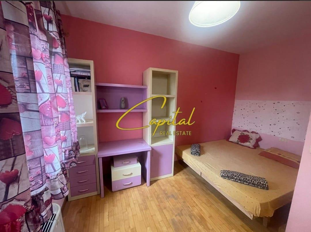 PRIVATE VILLA FOR RENT 240 M2 ON BULEVARDI I RI 1350 EURO