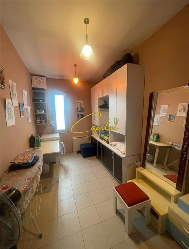 PRIVATE VILLA FOR RENT 240 M2 ON BULEVARDI I RI 1350 EURO