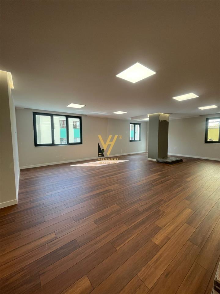 SHITET ZYRE 140 M2 TEK SHALLVARET 400.000 EURO