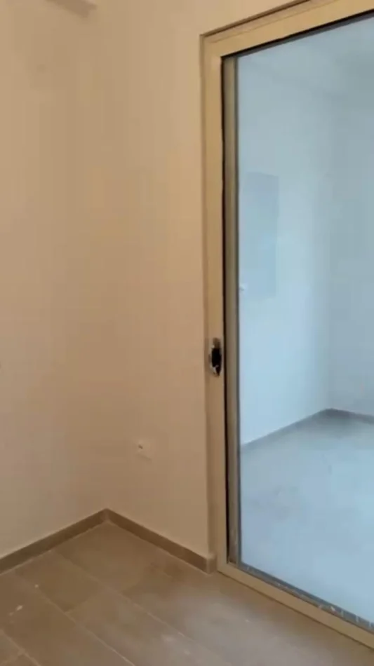 Tirane, vendesi appartamento 1+1 Piano 4, 53 m² 85.000 € (Fresku)