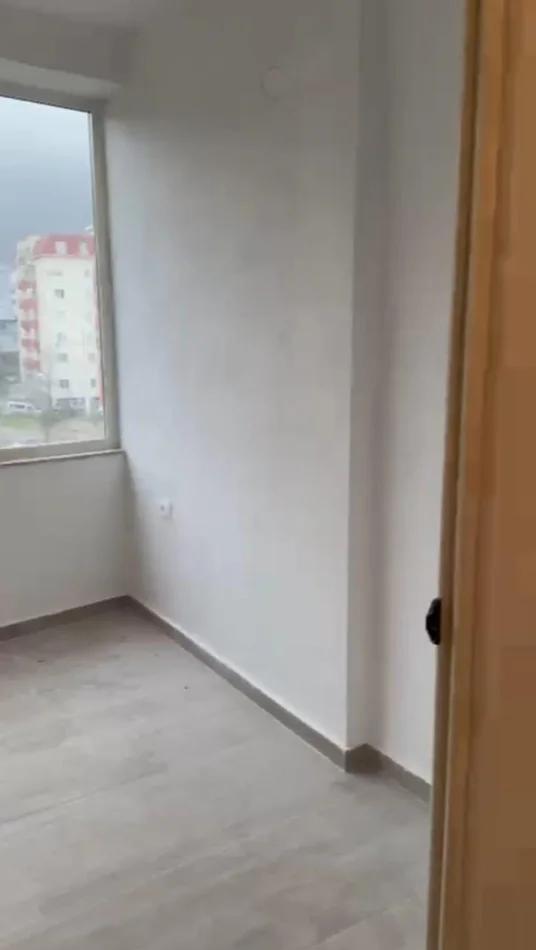 Tirane, vendesi appartamento 1+1 Piano 4, 53 m² 85.000 € (Fresku)