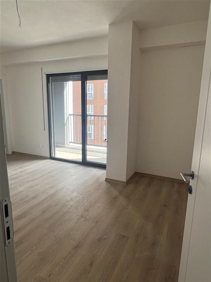 Zyra con Affitto di 116 m² in Bulevardi RI a 800 euro