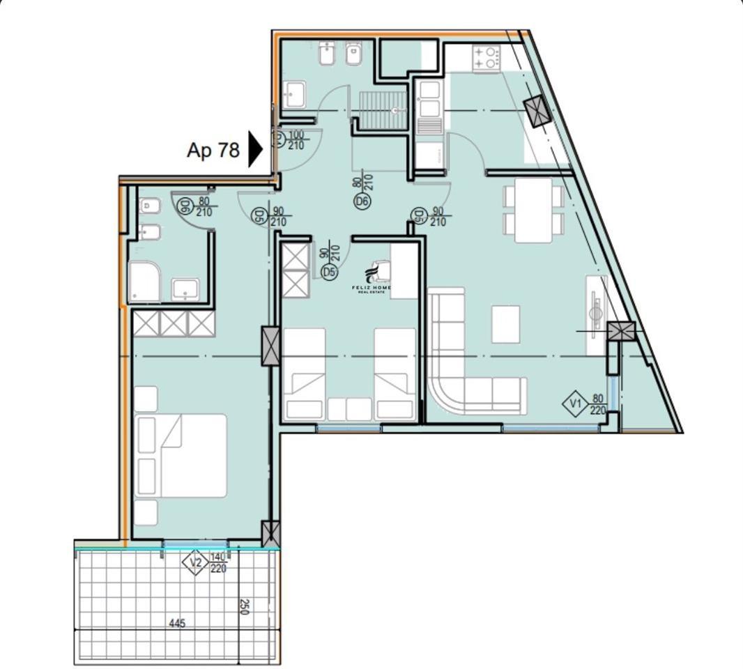 ZYRE ME QERA 112 M2 RRUGA FORTUZI 650 EURO
