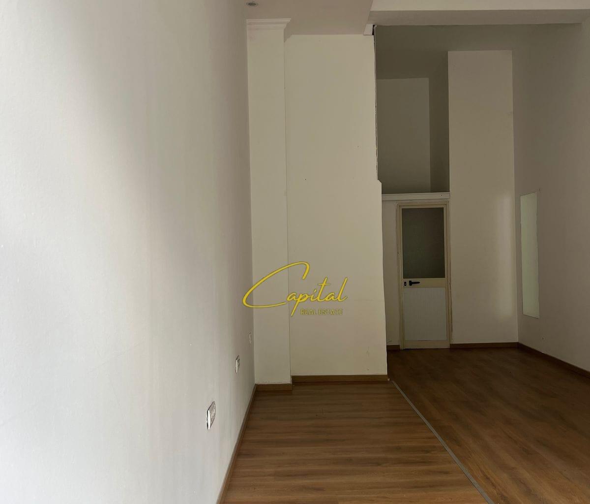 COMMERCIAL SPACE FOR RENT 28 m² Xhamllik - 40,000 LEK
