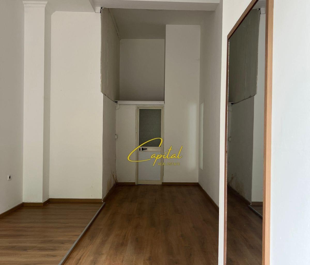 COMMERCIAL SPACE FOR RENT 28 m² Xhamllik - 40,000 LEK