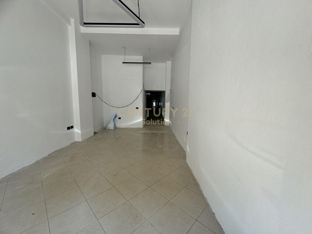 COMMERCIAL SPACE FOR RENT NEAR PALLATI ME SHIGJETA