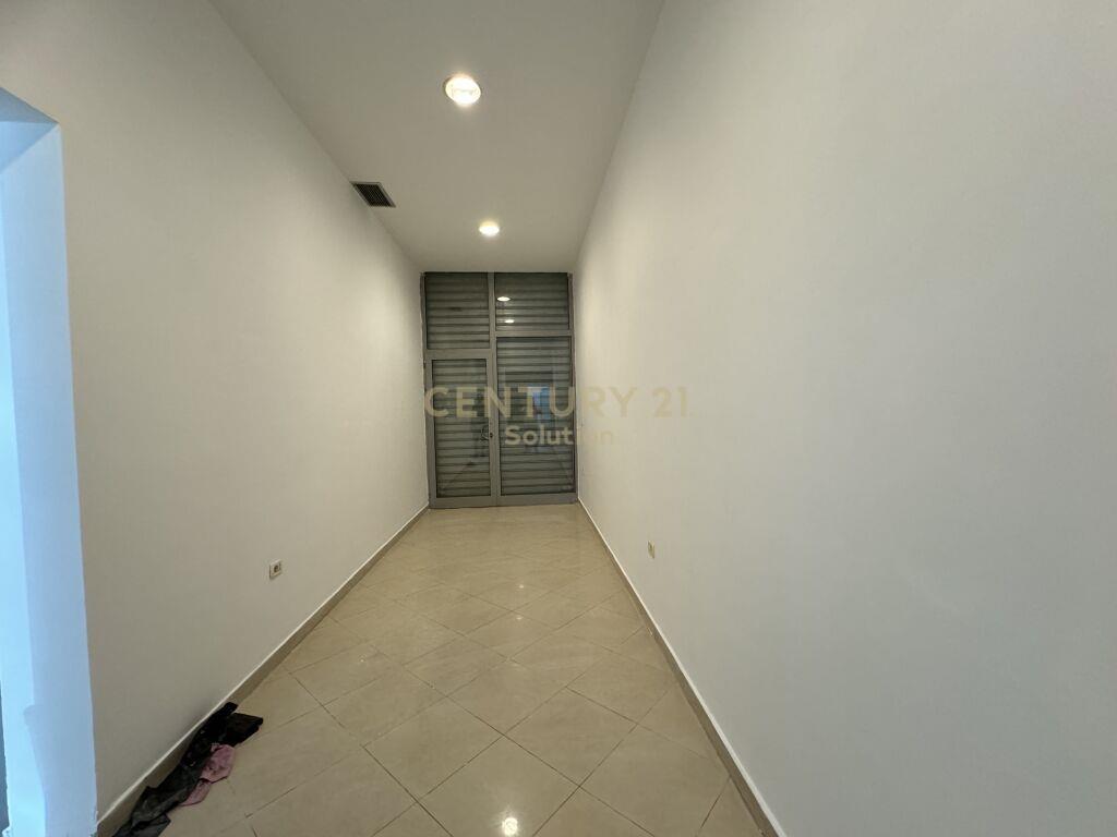 COMMERCIAL SPACE FOR RENT NEAR PALLATI ME SHIGJETA