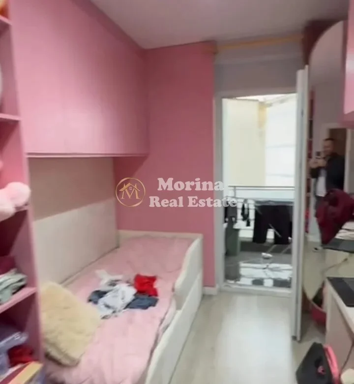 Tirane, shitet apartament 2+1+Ballkon Kati 3, 98 m² 140.000 € (Shkoze)