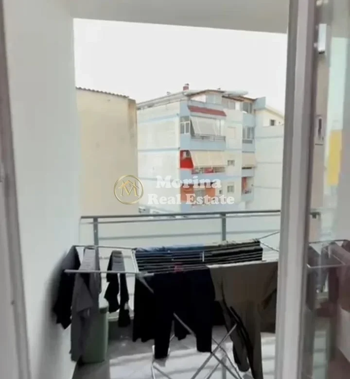 Tirane, shitet apartament 2+1+Ballkon Kati 3, 98 m² 140.000 € (Shkoze)