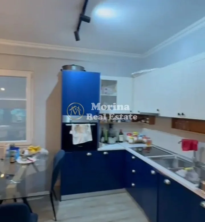 Tirane, shitet apartament 2+1+Ballkon Kati 3, 98 m² 140.000 € (Shkoze)