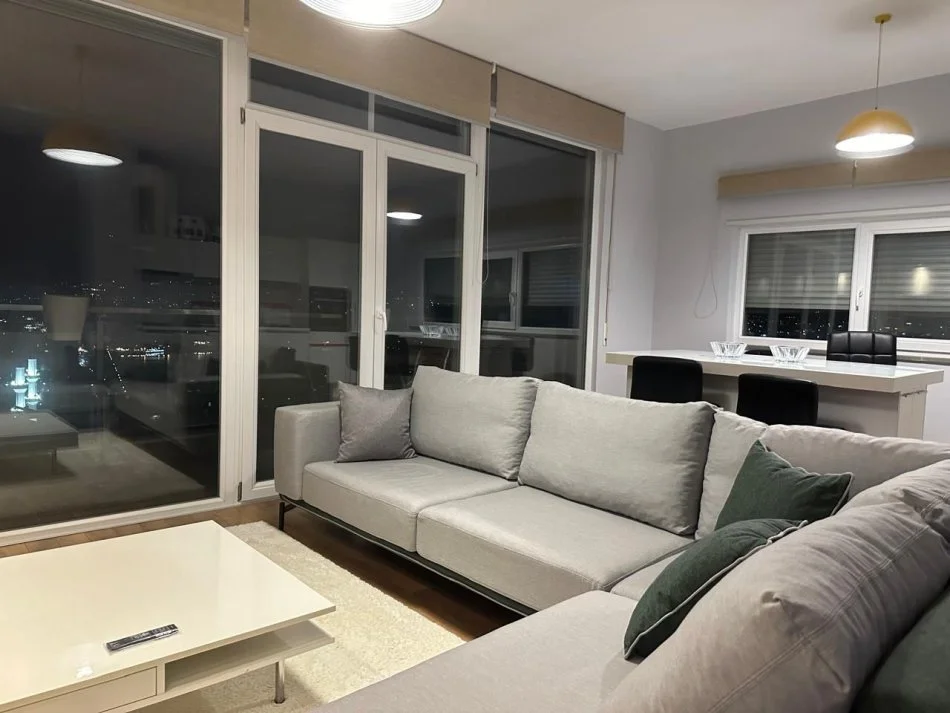 Tirana, Apartment for Rent 2+1 with Balcony, 6th Floor, 100 m², €1,500 (Monthly Rent)