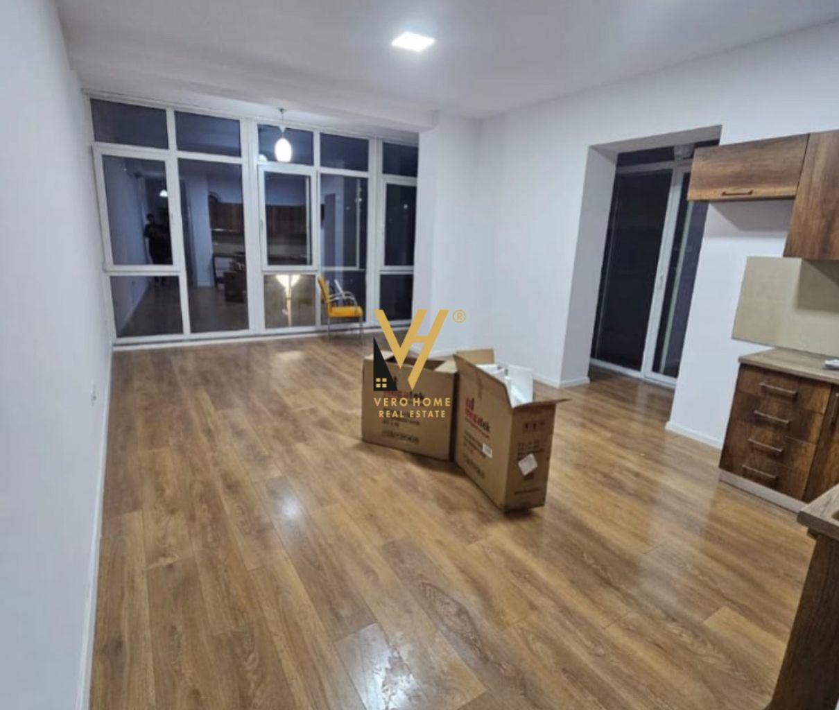 JEPET ZYRE 166 M2 ME QERA TE KOMUNA PARISIT