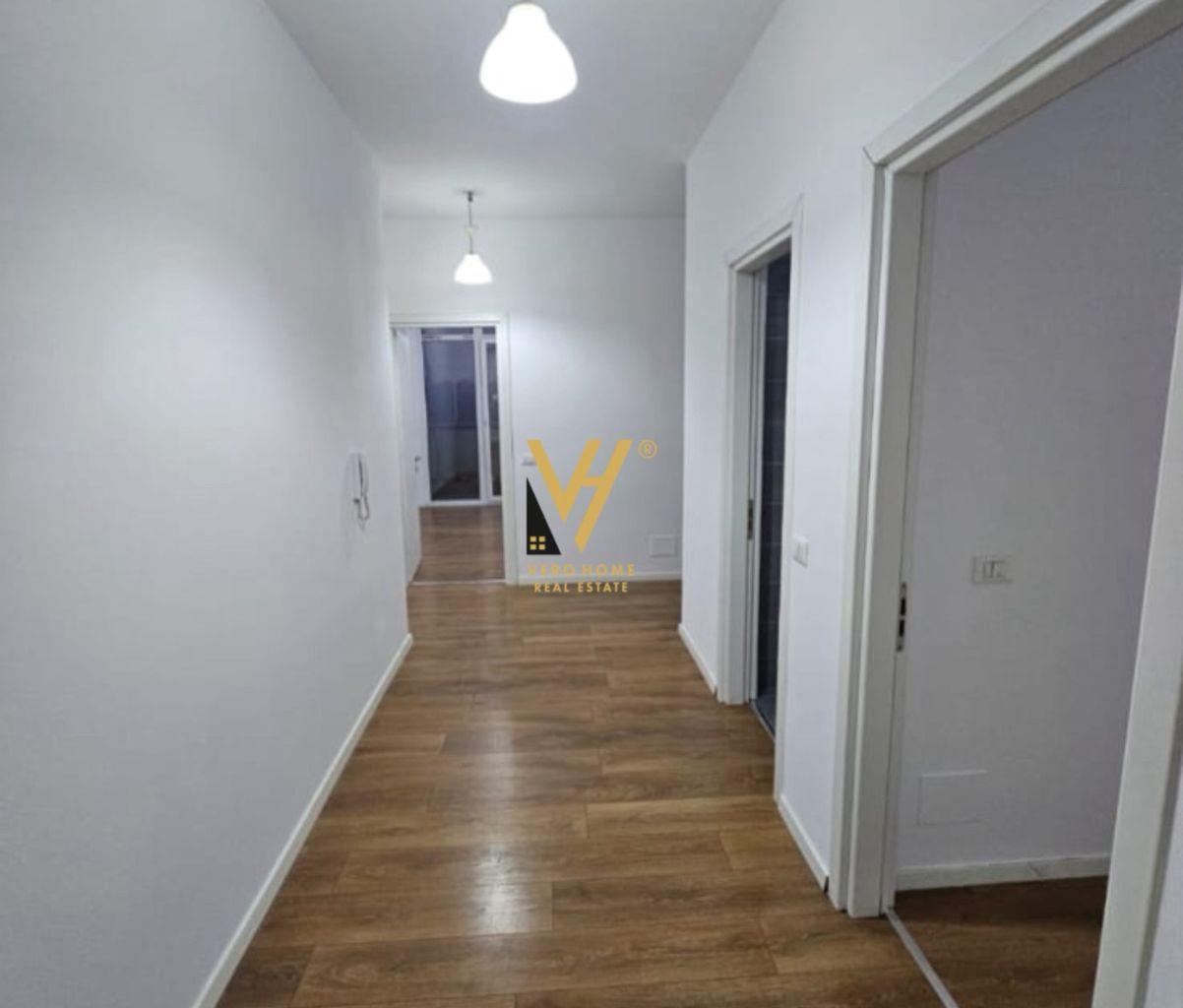 JEPET ZYRE 166 M2 ME QERA TE KOMUNA PARISIT