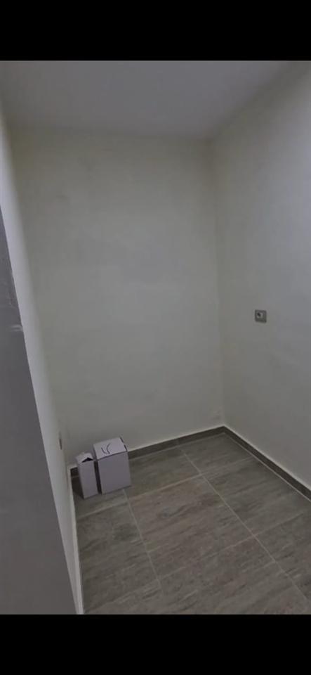 Zyra con affitto di 60 m², prezzo 40.000 lekë