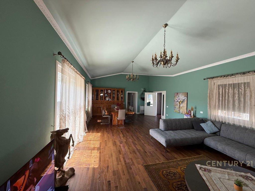 Villa for Rent in the Vaqarrit Area!