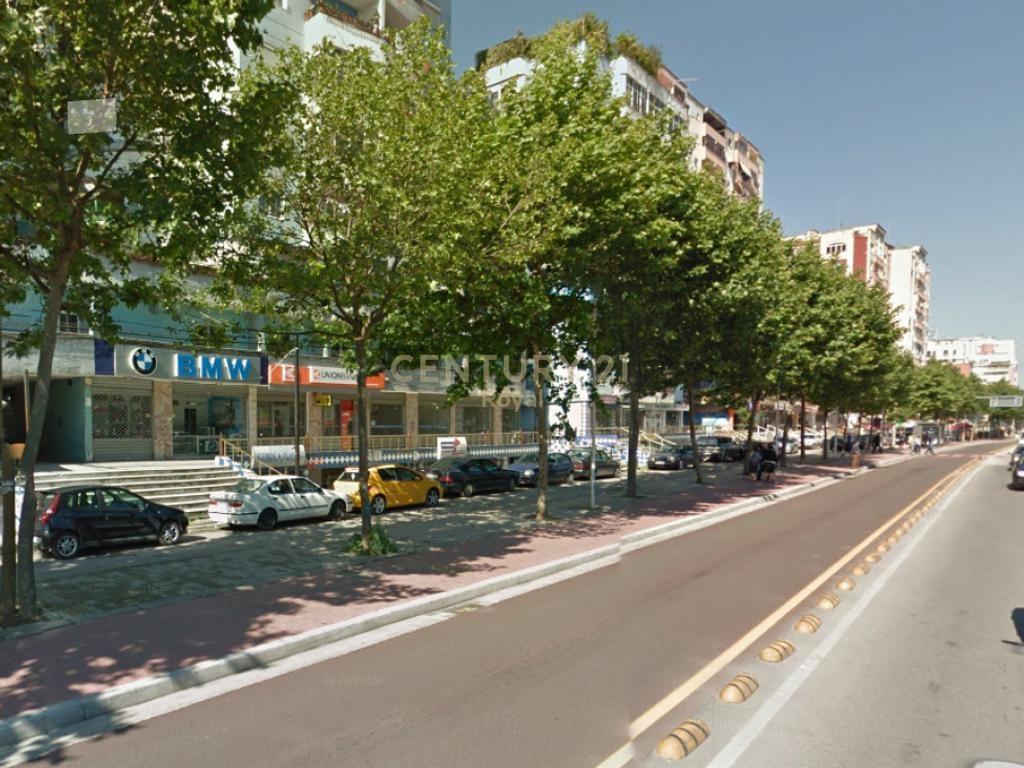 Komercial Me Qira në Laprakë, Tiranë - 8,500€
