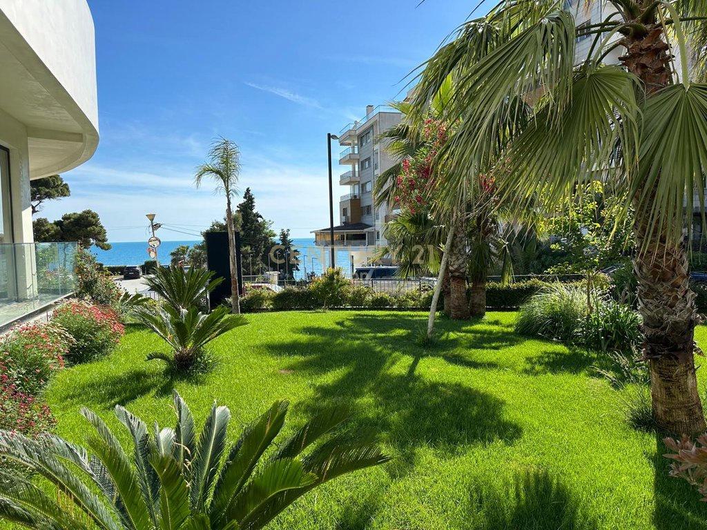 APPARTAMENTO 2+1+2 CON VISTA MARE IN