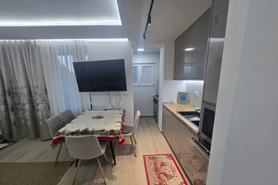 Tirane, vendesi appartamento 2+1 Piano 2, 78 m² 200.000 € (Brryli)