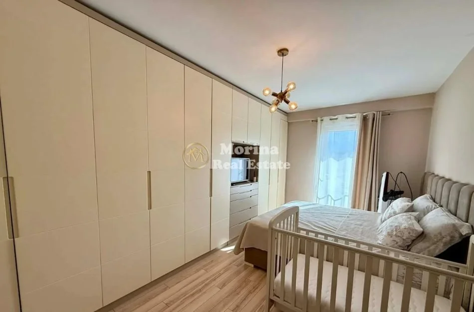 Tirano, vendesi appartamento 2+1 Piano 4, 98 m² 223.000 € (Zona Studenti)