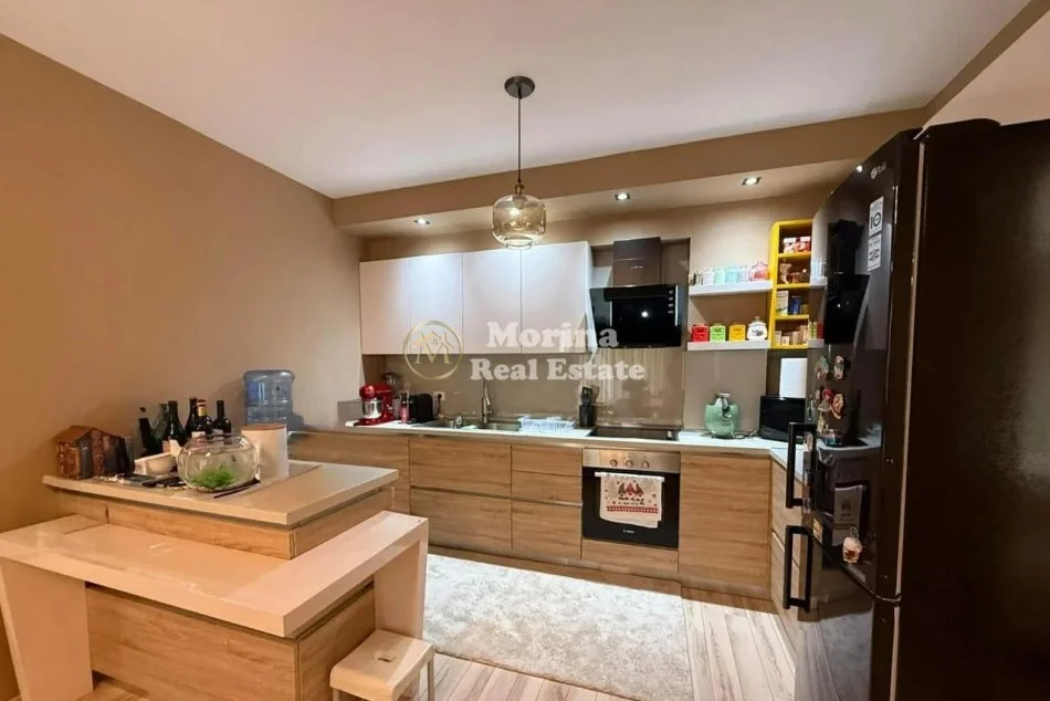 Tirano, vendesi appartamento 2+1 Piano 4, 98 m² 223.000 € (Zona Studenti)