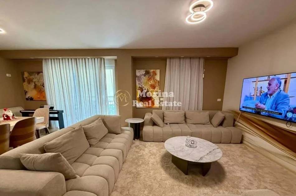 Tirano, vendesi appartamento 2+1 Piano 4, 98 m² 223.000 € (Zona Studenti)