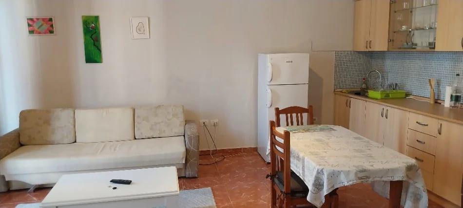 JEPET APARTAMENT ME QERA 1+1, RRUGA E ELBASANIT