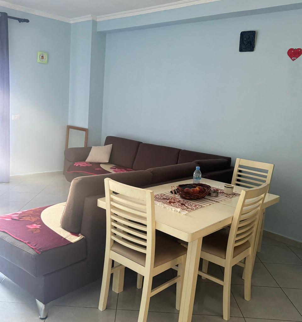 JEPET APARTAMENT ME QERA 2+1, ASTIR