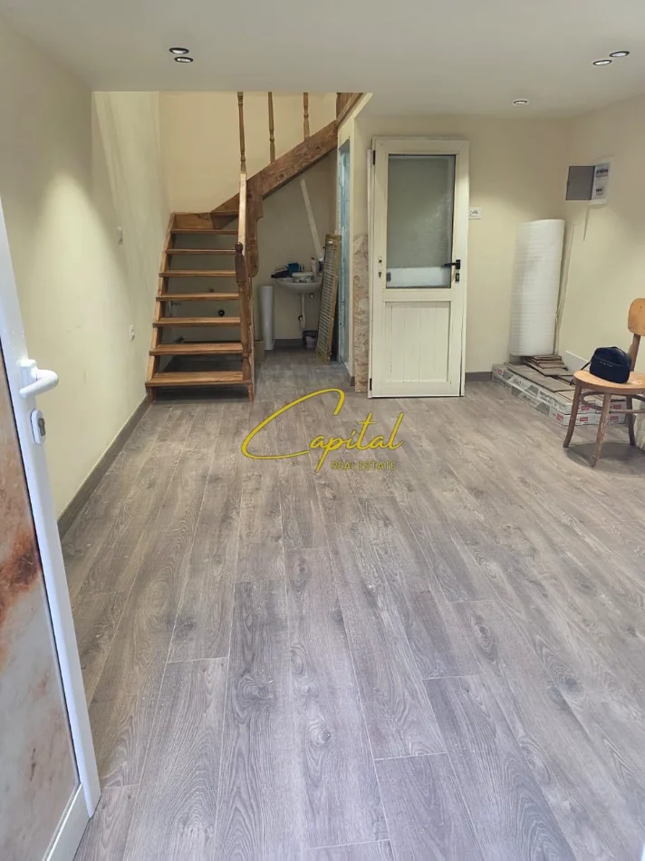 Tirane, shitet dyqan Kati 0, 54 m² 70.000 € (ASTIR)
