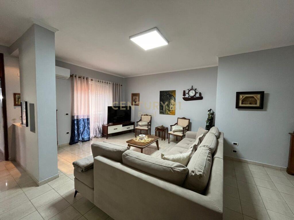 HOUSE VILLA WITH TWO FLOORS NEAR ISH-RESTAURANT DURRES
