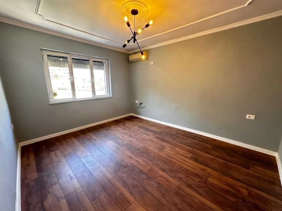 Tirane, vendesi appartamento 1+1+Balcone Piano 5, 56 m² 127.000 € (VIA DELL'ELBASAN)