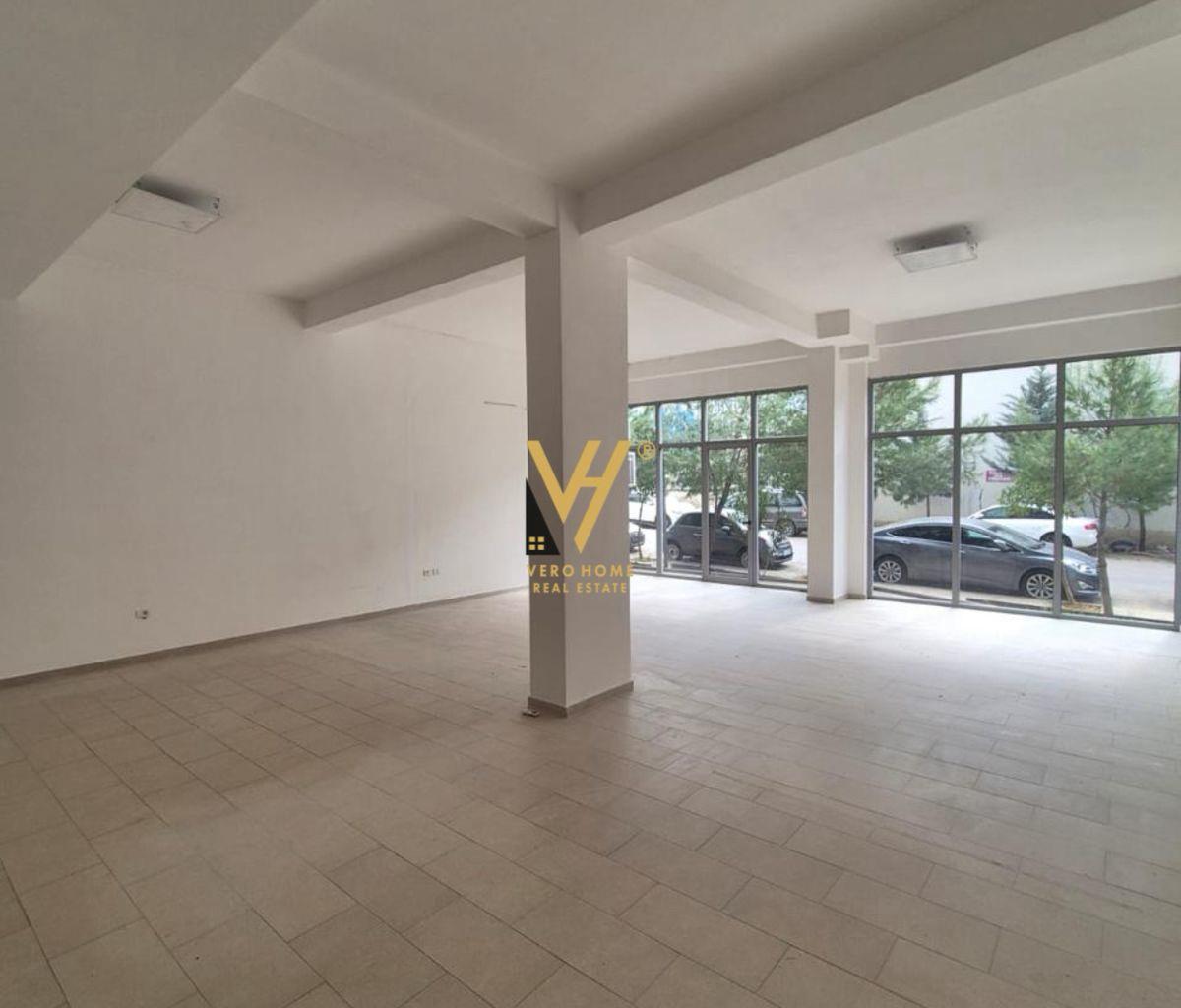 JEPET DYQAN 95 M2 ME QERA TE KOMUNA PARISIT 1.500 EURO